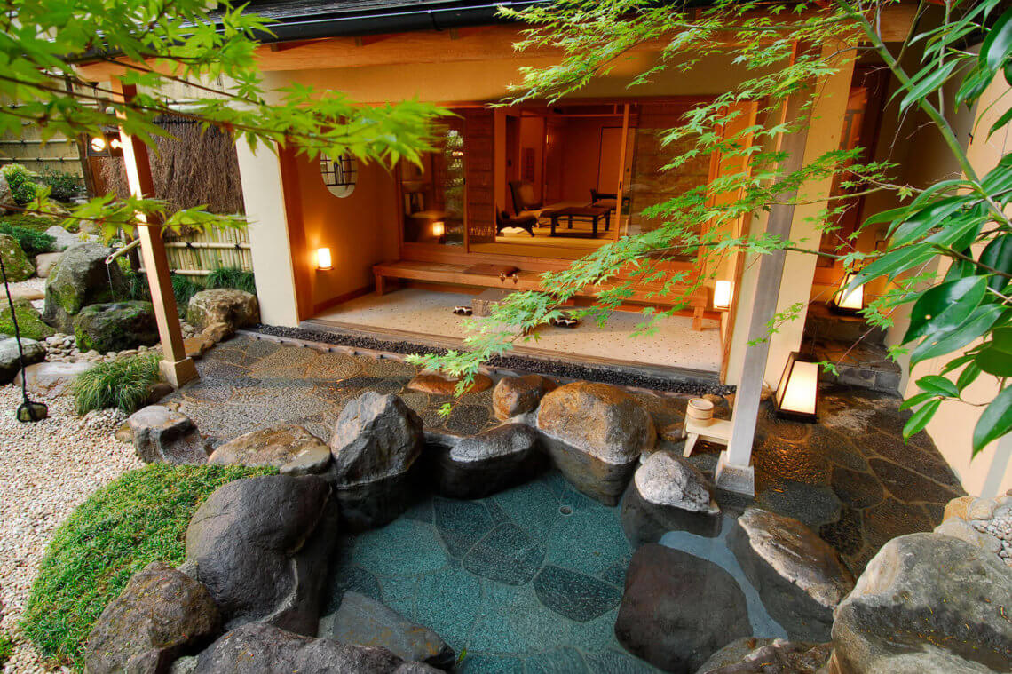 open air onsen bath gora kadan ryokan japan